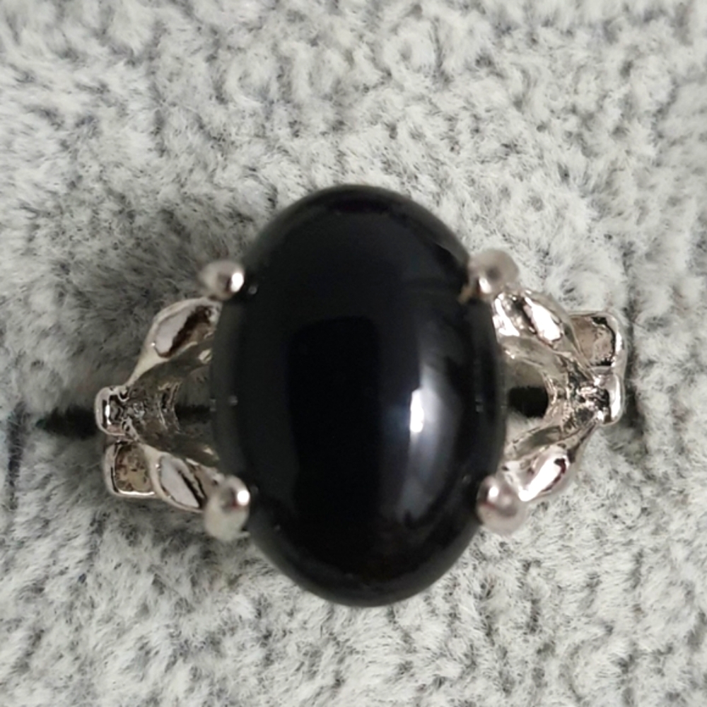 Elegant Onyx Stone Silver Ring